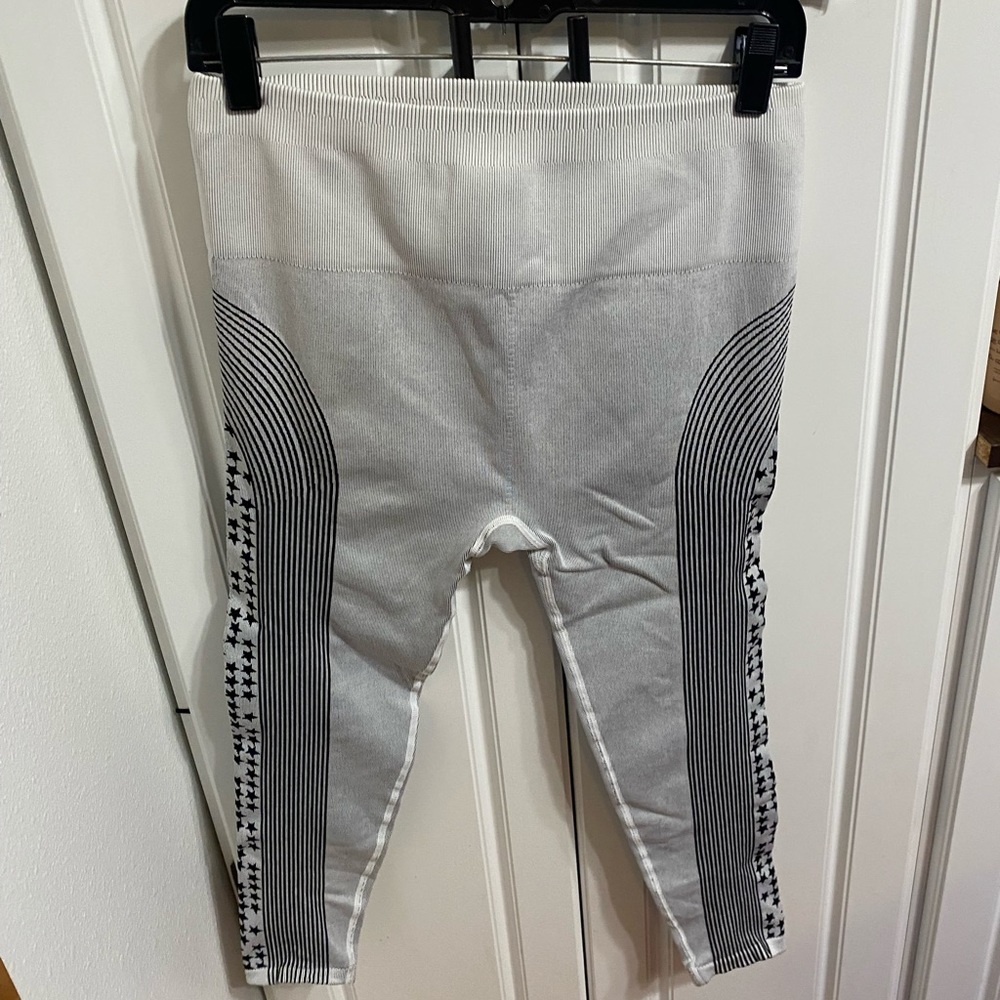 Fabletics Size Large Two Piece Set Nwot - image 7